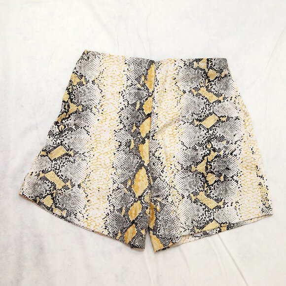 PrettyLittleThing Snake Print Faux Leather Shorts Size 2 Small - Picture 1 of 7